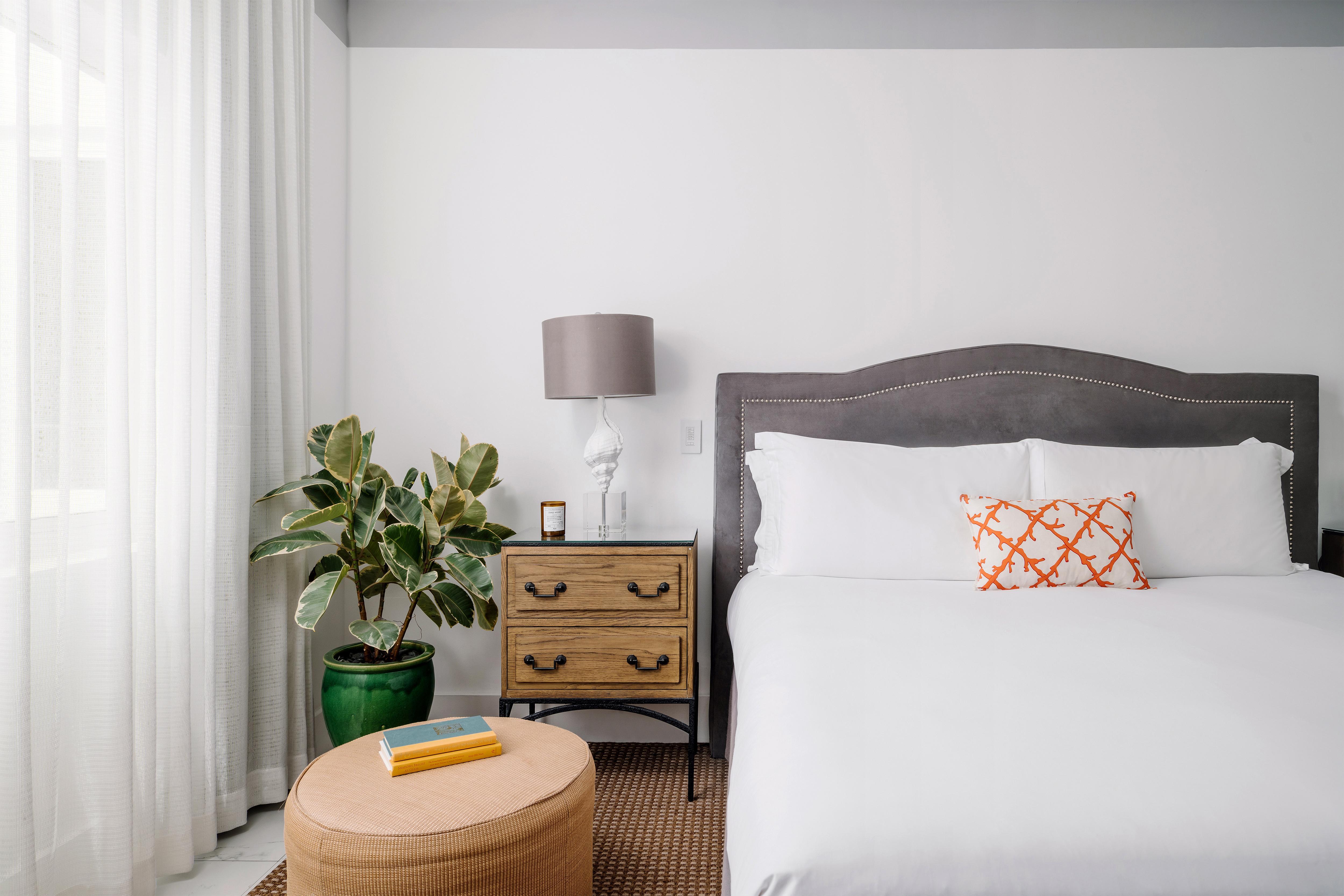 Nautilus Sonesta Μαϊάμι Μπιτς Εξωτερικό φωτογραφία A bedroom at the Hotel Valencia