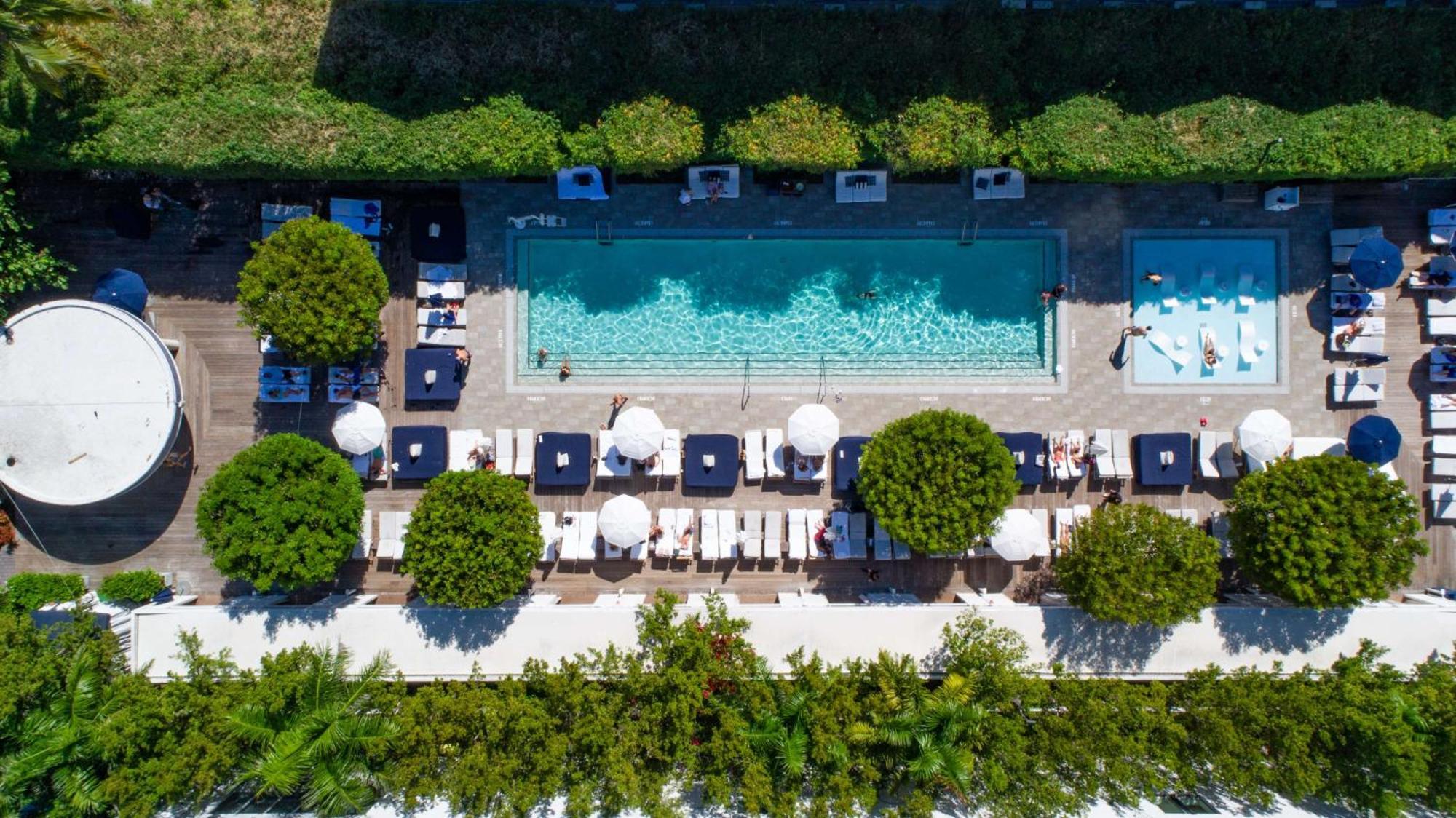 Nautilus Sonesta Μαϊάμι Μπιτς Εξωτερικό φωτογραφία Aerial view of the pool at the Beverly Hills Hotel
