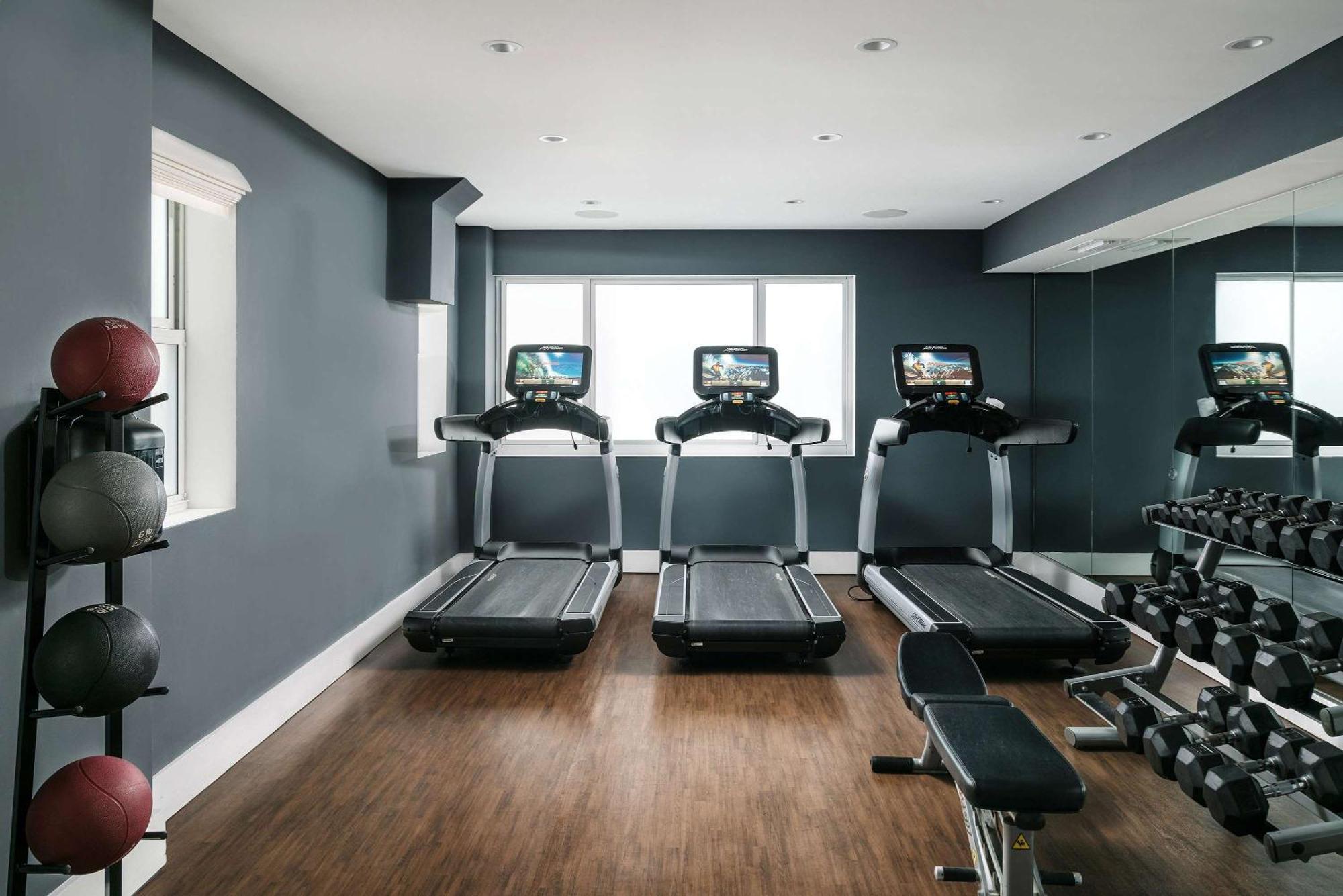 Nautilus Sonesta Μαϊάμι Μπιτς Εξωτερικό φωτογραφία The gym at The Ivy Collection